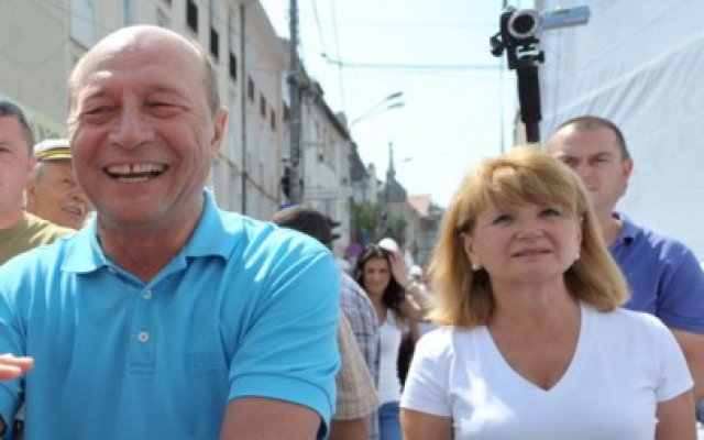 Traian Băsescu petrece Rusaliile pe litoral